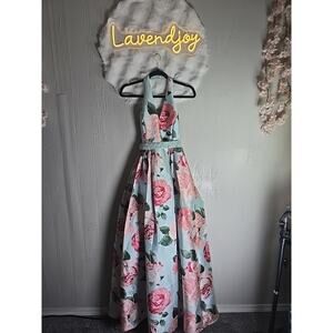 Formal Maxi Gown Prom Halter Dress Wedding Womens 9 / 10 Festive Party Chic